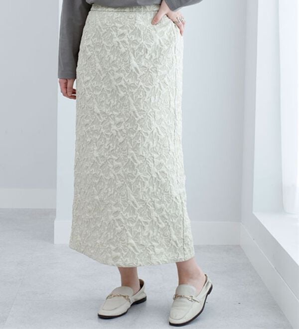 BELLUNA（ベルーナ）の「ジャカード素材スリットデザインスカート（ロングスカート）」｜グリーン