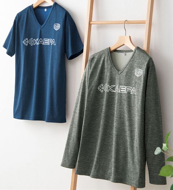 「【３色組】＜ケイパ＞ＶネックロゴプリントＴシャツ（メンズシャツ）」｜詳細画像