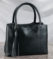 BELLUNA（ベルーナ）の「羊革フォーマル手提げ（ハンドバッグ）」