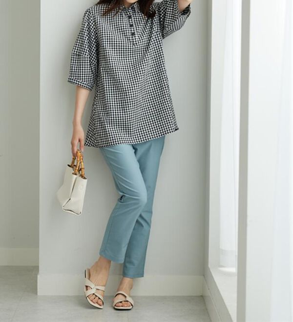 BELLUNA（ベルーナ）の「サッカー素材バックフレアーブラウス（ブラウス）」｜詳細画像