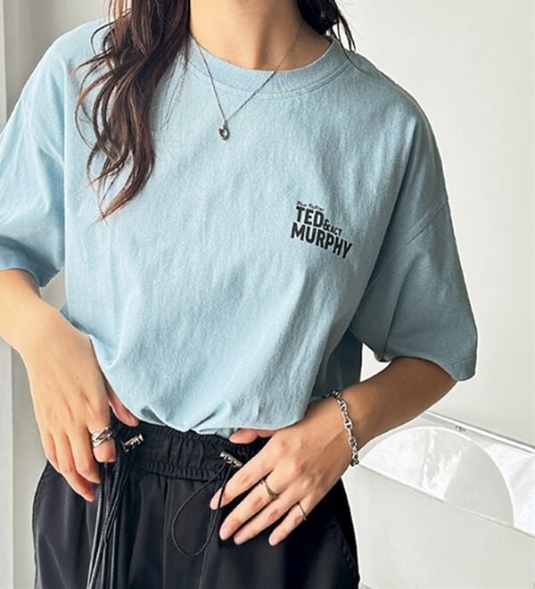 GeeRA（ジーラ）の「ヴィンテージ風猫プリントロゴＴシャツ（Tシャツ）」｜詳細画像