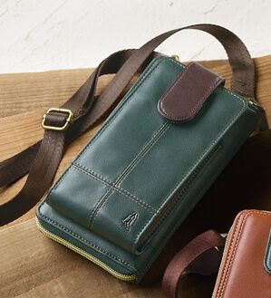 「＜ハッシュパピー＞大人のスマホ＆ウォレットポーチ（メンズショルダーバッグ）」｜グリーン