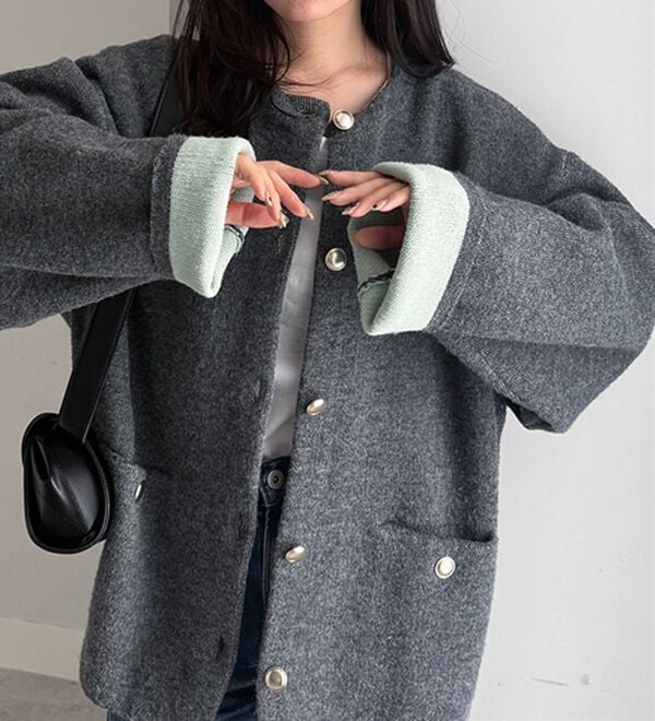 RANAN（ラナン）の「裏配色ゴールド調ボタンニットコーディガン（ニットカーディガン）」｜詳細画像