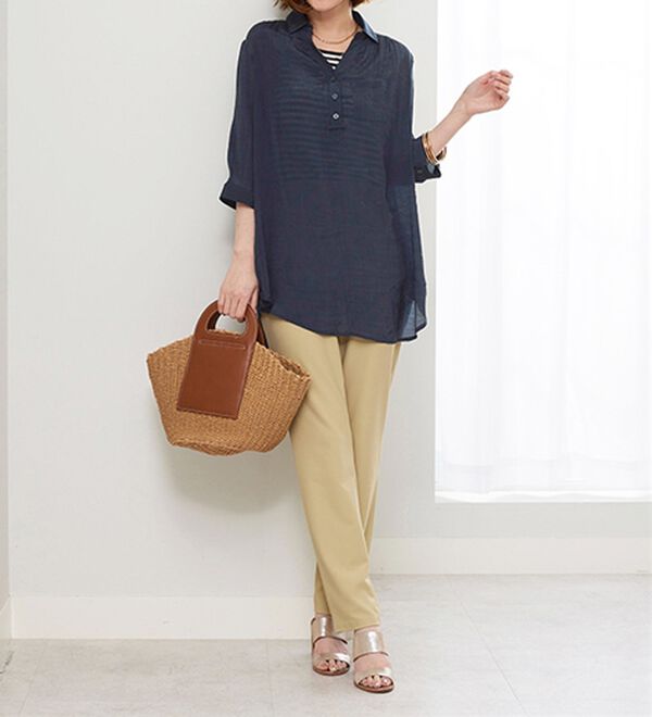 BELLUNA（ベルーナ）の「【シャツ+インナーのセット】スラブ素材ボタン使い裾タックシャツアンサンブル（アンサンブル）」｜詳細画像