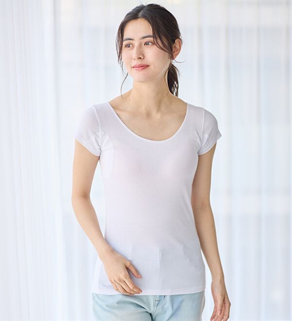 LAVIENNE（ラヴィエンヌ）の「【汗かきさん必見！】涼感サラッと快適汗取り半袖インナー＜さらりラボ＞（肌着・インナーウェア）」｜オフホワイト