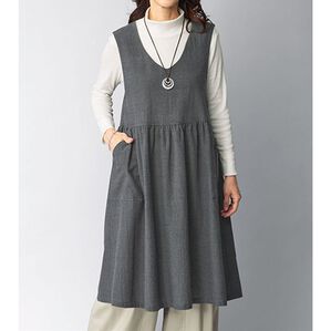 BELLUNA（ベルーナ）の「綿ガーゼ素材デザインジャンパードレス（ジャンパースカート）」｜杢チャコール