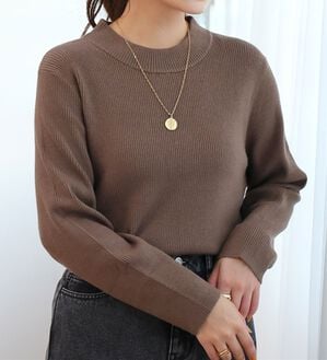 A HAPPY MARILYN（アハッピーマリリン）の「【大きいサイズ】【Ｌ～６Ｌ／選べるネック】Ｔシャツ感覚で着られるリブニット（ニット・セーター）」｜モカ