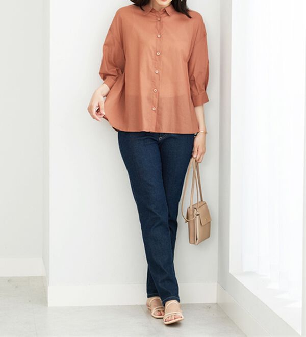 BELLUNA（ベルーナ）の「バックギャザー使いシアーシャツ（シャツ）」｜詳細画像