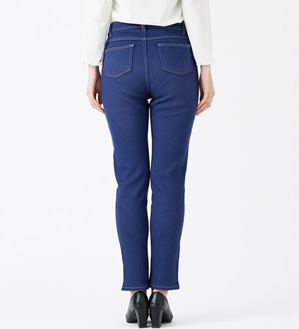 BELLUNA（ベルーナ）の「裏ベロアストレッチデニムパンツ（フルレングスパンツ）」｜詳細画像