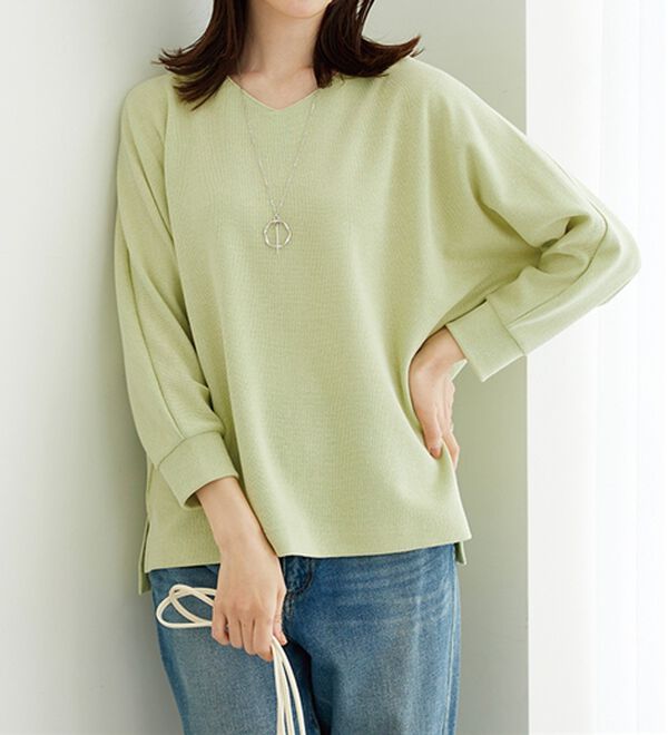 BELLUNA（ベルーナ）の「【2点セット】ネックレス付ラメ調ドルマンプルオーバー（カットソー）」｜詳細画像