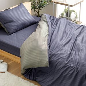 iellio（イエリオ）の「ホテルテイストリバーシブル布団カバーリング＜掛布団カバー・フィットシーツ・ボックスシーツ・枕カバー・１年中快適＞（敷布団カバー・シーツ）」｜ストライプネイビー