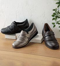 BELLUNA（ベルーナ）の「４Ｅ牛革シャーリングシューズ（スリッポン）」