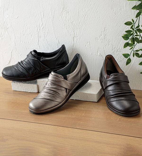 BELLUNA（ベルーナ）の「４Ｅ牛革シャーリングシューズ（スリッポン）」｜詳細画像