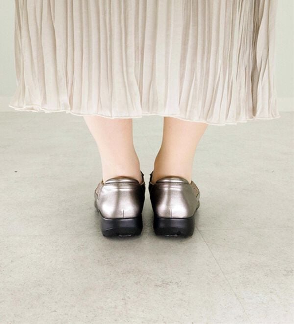 BELLUNA（ベルーナ）の「５Ｅカットワーク切替スリッポンシューズ（スリッポン）」｜詳細画像