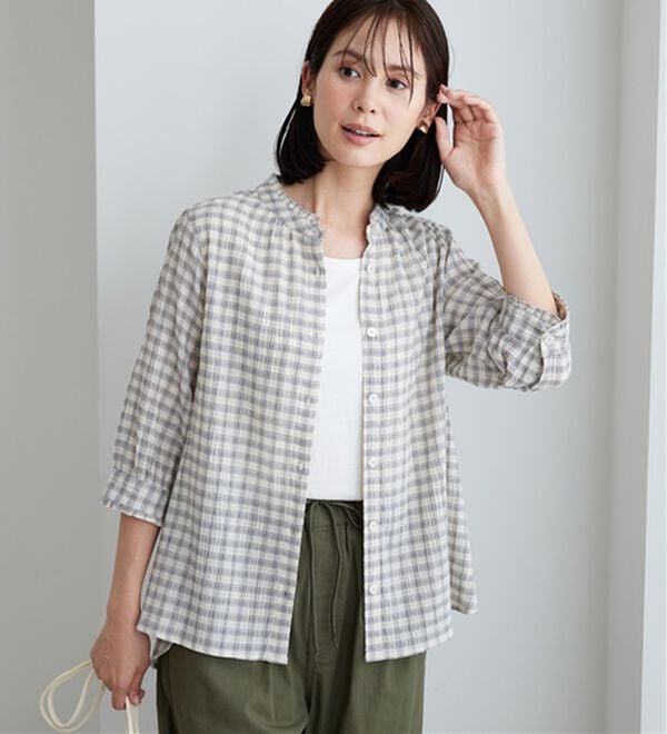 BELLUNA（ベルーナ）の「【お気軽シャツ】ぽこぽこ素材衿＆袖フリルデザインブラウス（ブラウス）」｜詳細画像