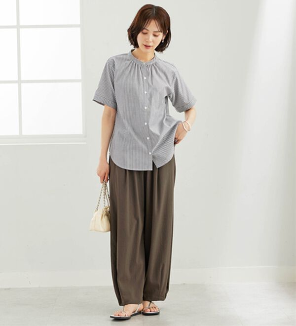 BELLUNA（ベルーナ）の「ギャザー使いバンドカラーブラウス（ブラウス）」｜詳細画像