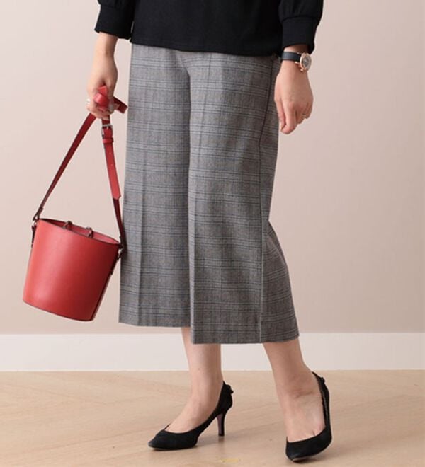 BELLUNA（ベルーナ）の「ウール調センタープレスクロップドパンツ（クロップドパンツ）」｜グレンチェック