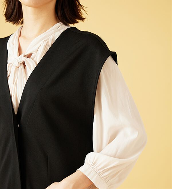 BELLUNA（ベルーナ）の「すっきりキレイ見え！Ｖネックロングジレ（ジレ）」｜詳細画像