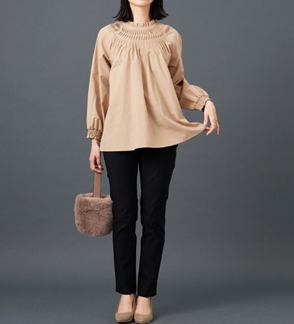 BELLUNA（ベルーナ）の「タックデザインフリル衿ブラウス（ブラウス）」｜詳細画像