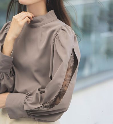 RANAN（ラナン）の「袖スリットレースブラウス（ブラウス）」