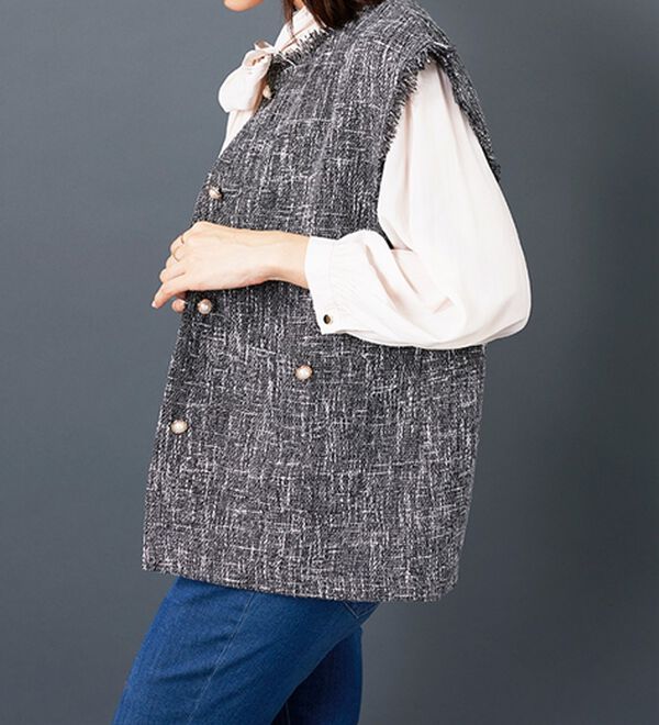 BELLUNA（ベルーナ）の「ツイード調パールボタンデザインベスト（ベスト）」｜詳細画像
