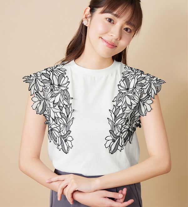 alotta（アロッタ）の「袖刺しゅうカットソー（カットソー）」｜詳細画像