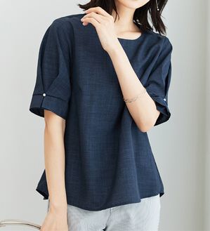 BELLUNA（ベルーナ）の「麻調合繊パール付ブラウス（ブラウス）」｜ネイビー