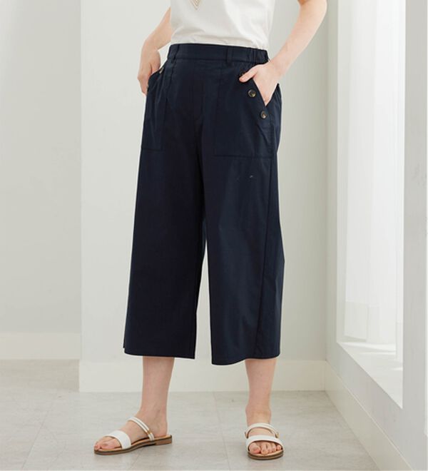 BELLUNA（ベルーナ）の「サラリ綿混ボタン使いキュロットパンツ（その他パンツ）」｜詳細画像