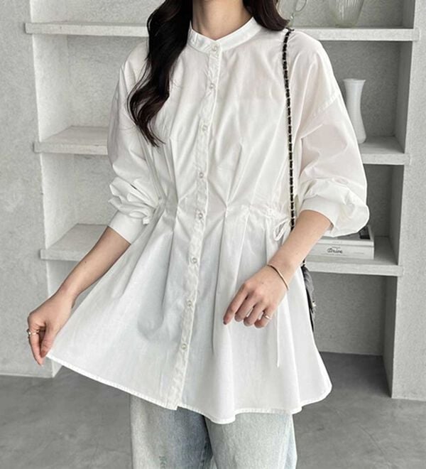 GeeRA（ジーラ）の「ウエストタックリボンシャツチュニック（チュニック）」｜オフホワイト