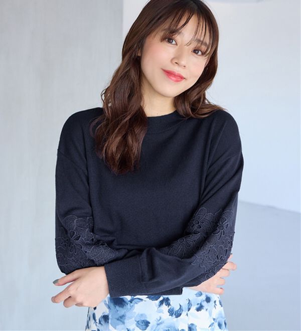 alotta（アロッタ）の「洗える！カシミヤタッチふんわり袖レーストップス（ニット・セーター）」｜ネイビー