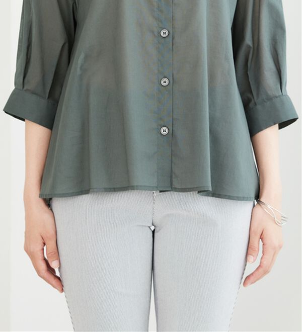 BELLUNA（ベルーナ）の「バックギャザー使いシアーシャツ（シャツ）」｜詳細画像