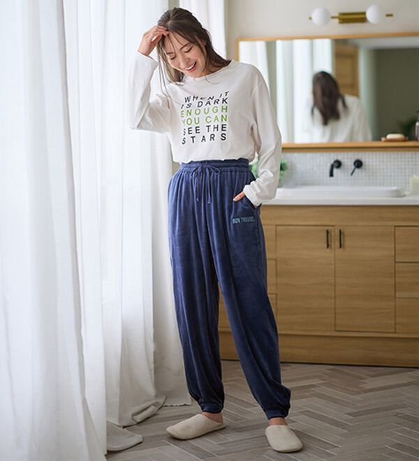 LAVIENNE（ラヴィエンヌ）の「まるで毛布！吸湿発熱ジョガーパンツ（その他パンツ）」｜詳細画像