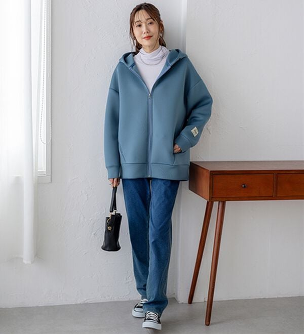 BELLUNA（ベルーナ）の「肩が疲れにくい！マシュマロ感覚ジップフーディー（ブルゾン）」｜詳細画像