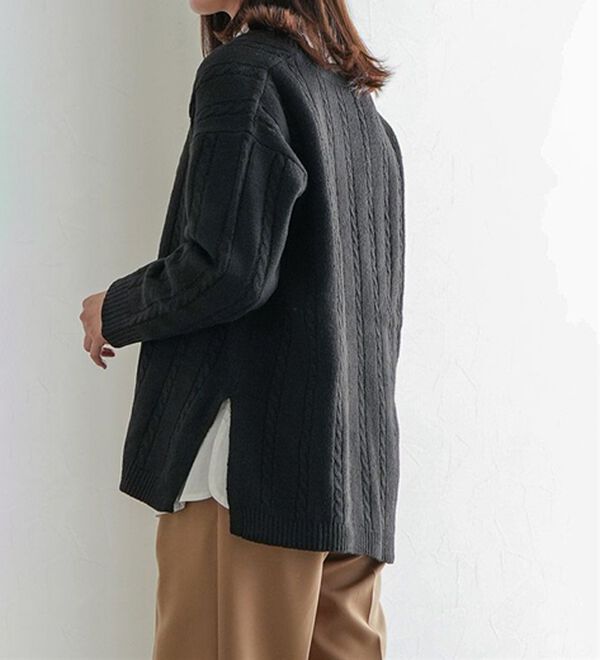 Pierrot（ピエロ）の「ケーブル柄深Ｖネックニット（ニット・セーター）」｜詳細画像