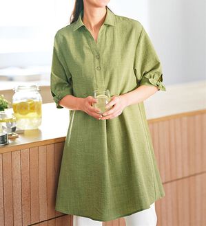 BELLUNA（ベルーナ）の「ヒンヤリ！麻調素材袖リボン使いシャツチュニック（チュニック）」｜ライトグリーン