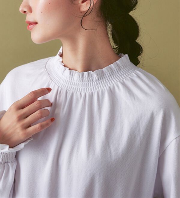 Viola e Viola（ヴィオラ エ ヴィオラ）の「綿１００％スモッキング衿＆袖プチハイトップス（カットソー）」｜詳細画像