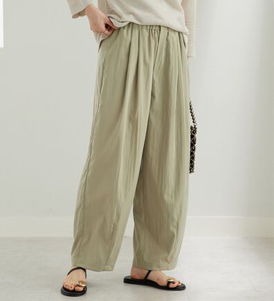 BELLUNA（ベルーナ）の「ビンテージ調タックワイドパンツ（ワイドパンツ・ガウチョ）」