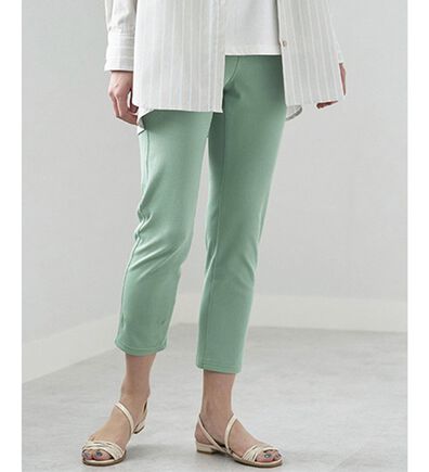 BELLUNA（ベルーナ）の「【再入荷】美ストレッチ素材アンクル丈レギンスパンツ（クロップドパンツ）」