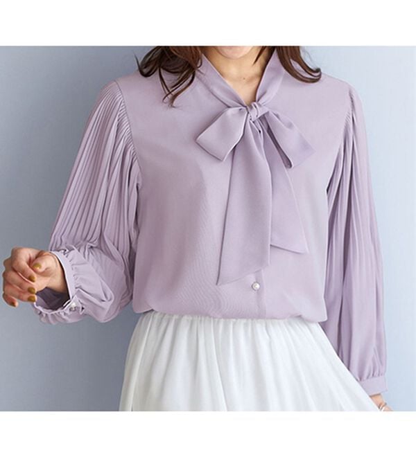 BELLUNA（ベルーナ）の「胸元リボンできれいめコーデ！袖プリーツブラウス（ブラウス）」｜ブルーベリー