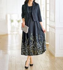BELLUNA（ベルーナ）の「花柄パネルプリントワンピースアンサンブル（ワンピースセットスーツ）」
