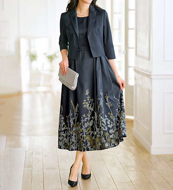 BELLUNA（ベルーナ）の「花柄パネルプリントワンピースアンサンブル（ワンピースセットスーツ）」｜詳細画像