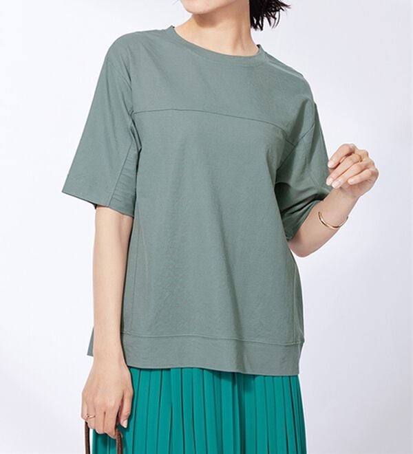 BELLUNA（ベルーナ）の「涼感素材切替デザインプルオーバー（カットソー）」｜詳細画像