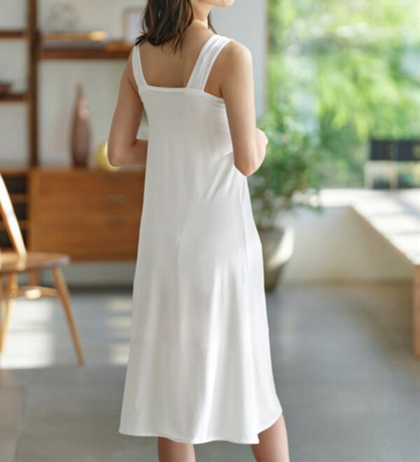 YU'NOW（ユナウ）の「ヒンヤリ冷感！【制菌】ブラ紐隠しのインナーワンピース（スリップ・ペチコート）」｜詳細画像