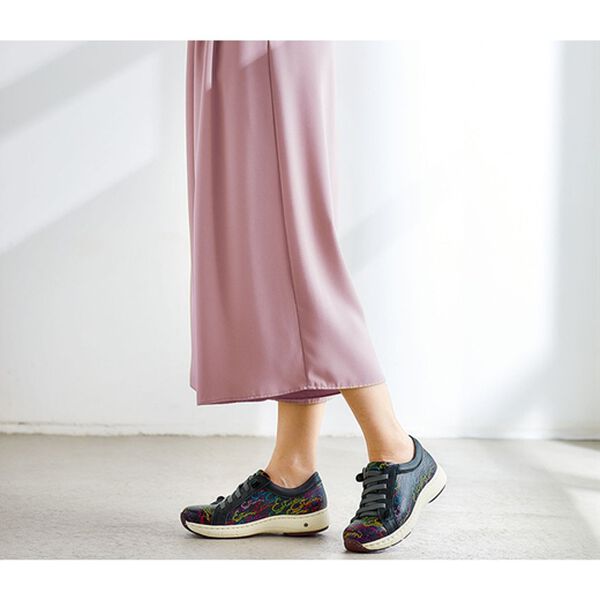 BELLUNA（ベルーナ）の「＜エスタシオン＞ロゴデザインシューズ（スニーカー）」｜詳細画像