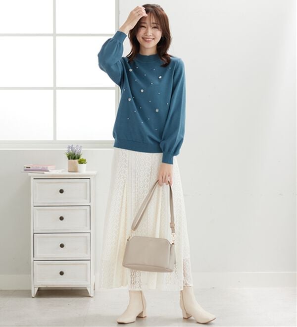 BELLUNA（ベルーナ）の「パール付ニットプルオーバー（ニット・セーター）」｜詳細画像