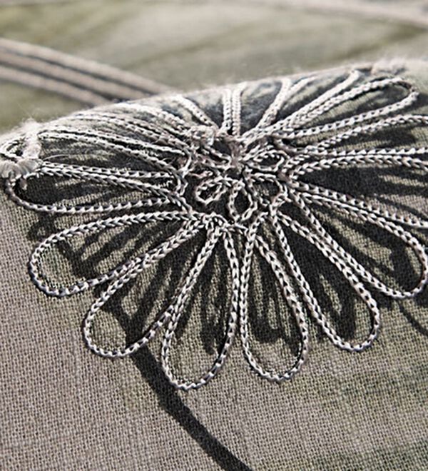 BELLUNA（ベルーナ）の「綿１００％ビンテージ調部分刺しゅう使いチュニック（チュニック）」｜詳細画像