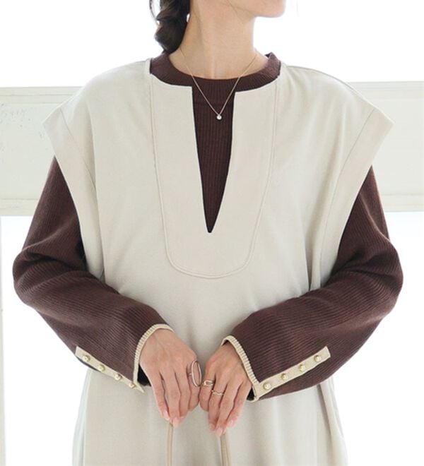 A HAPPY MARILYN（アハッピーマリリン）の「【Ｌ～８Ｌ】フィットしすぎない！もっちりリブ 配色美人着回し 袖ボタンニット（ニット・セーター）」｜ブラウン×オフベージュ