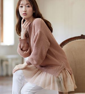 alotta（アロッタ）の「裾チュールレイヤード風ニット（ニット・セーター）」｜ピンクベージュ