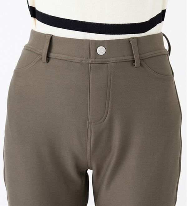 BELLUNA（ベルーナ）の「マシュマロみたいな裏ベロアなめらかストレッチパンツ（フルレングスパンツ）」｜詳細画像