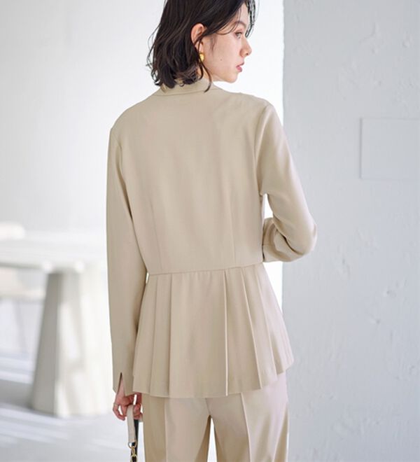 GeeRA（ジーラ）の「【２点セット】パールボタンペプラムプリーツブラウスセットアップ（その他スーツ）」｜詳細画像